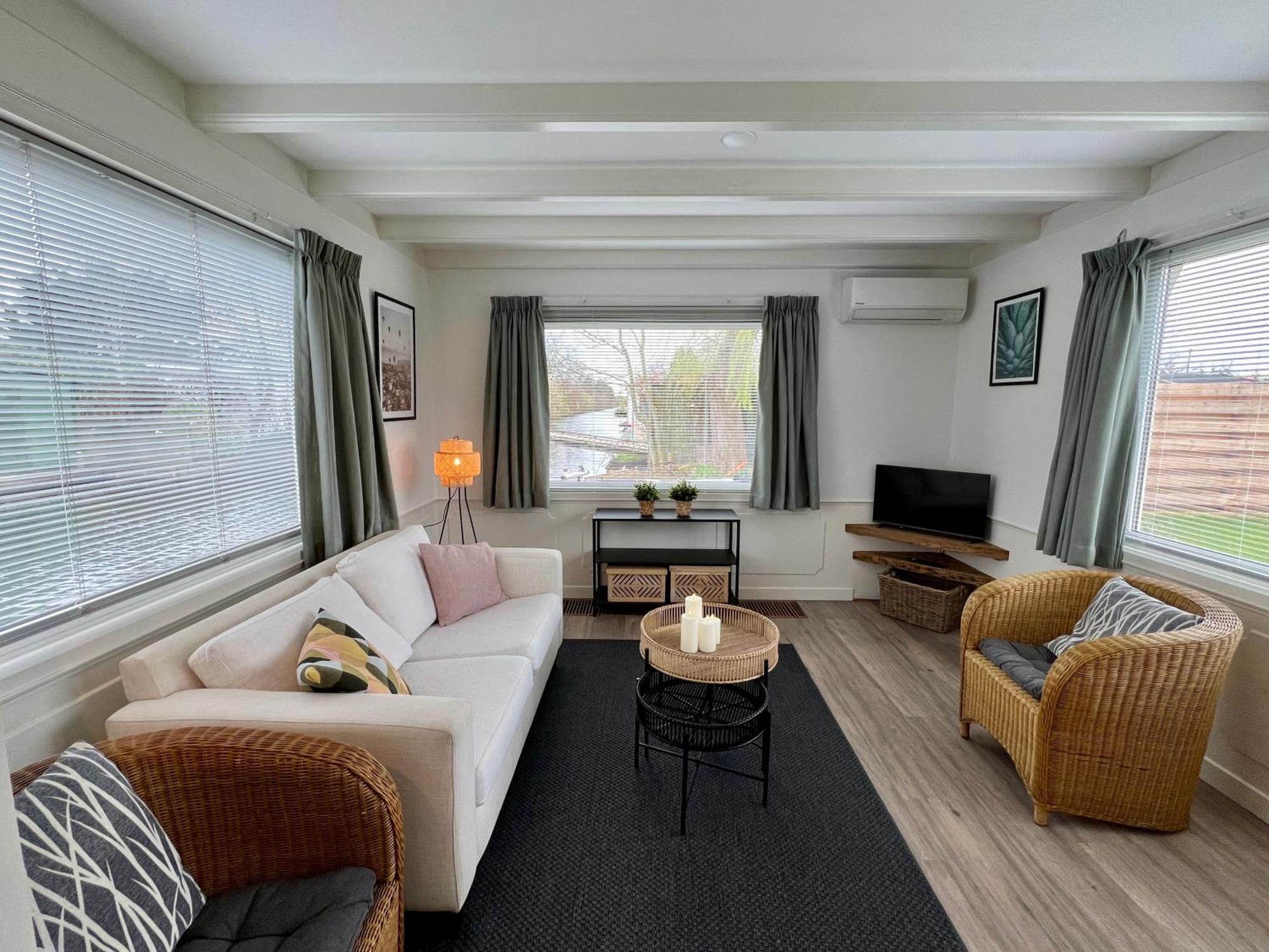New- Private Cosy Houseboat, On A Lake Near Amsterdam Vinkeveen Exterior photo