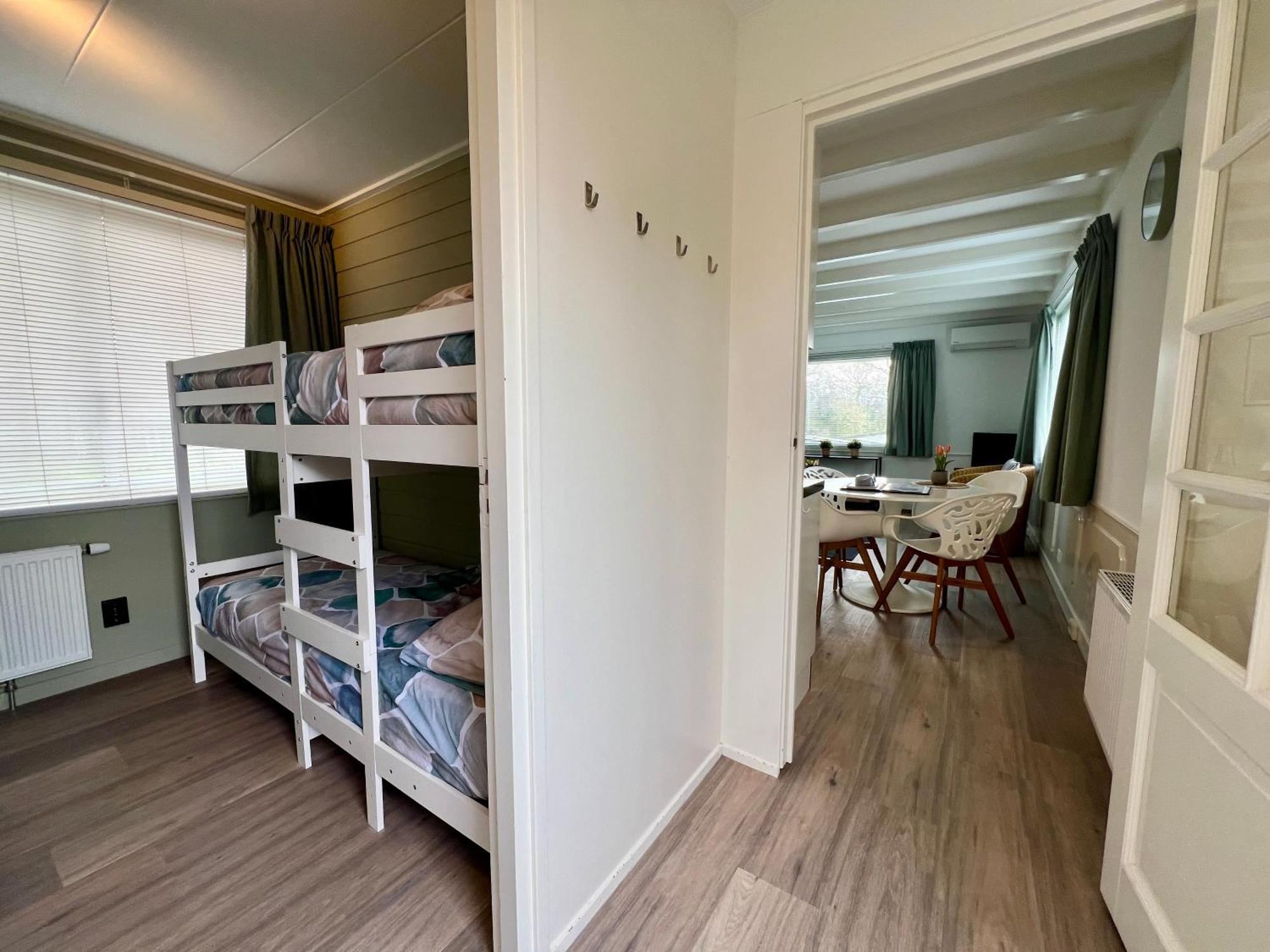 New- Private Cosy Houseboat, On A Lake Near Amsterdam Vinkeveen Exterior photo