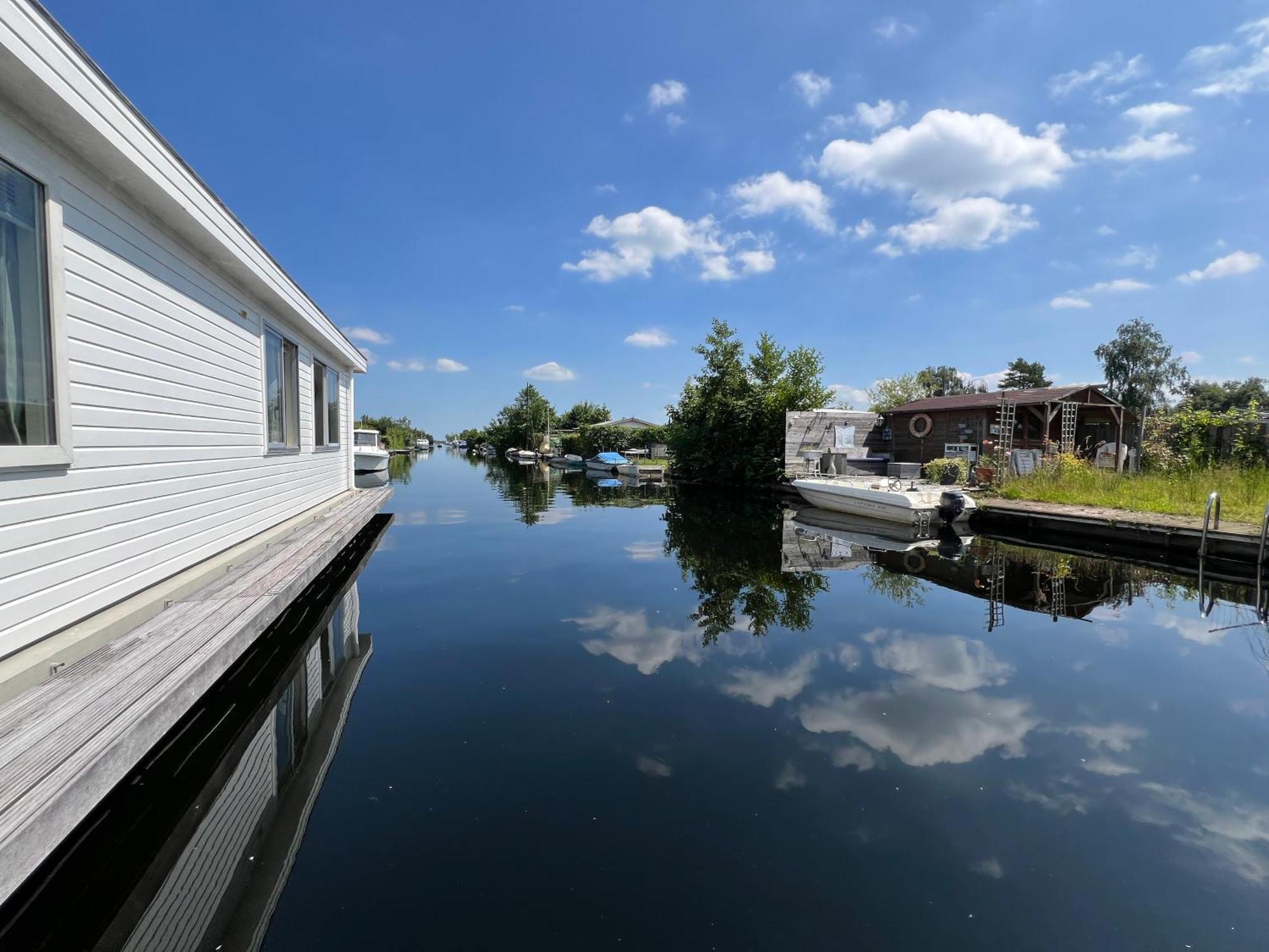New- Private Cosy Houseboat, On A Lake Near Amsterdam Vinkeveen Exterior photo